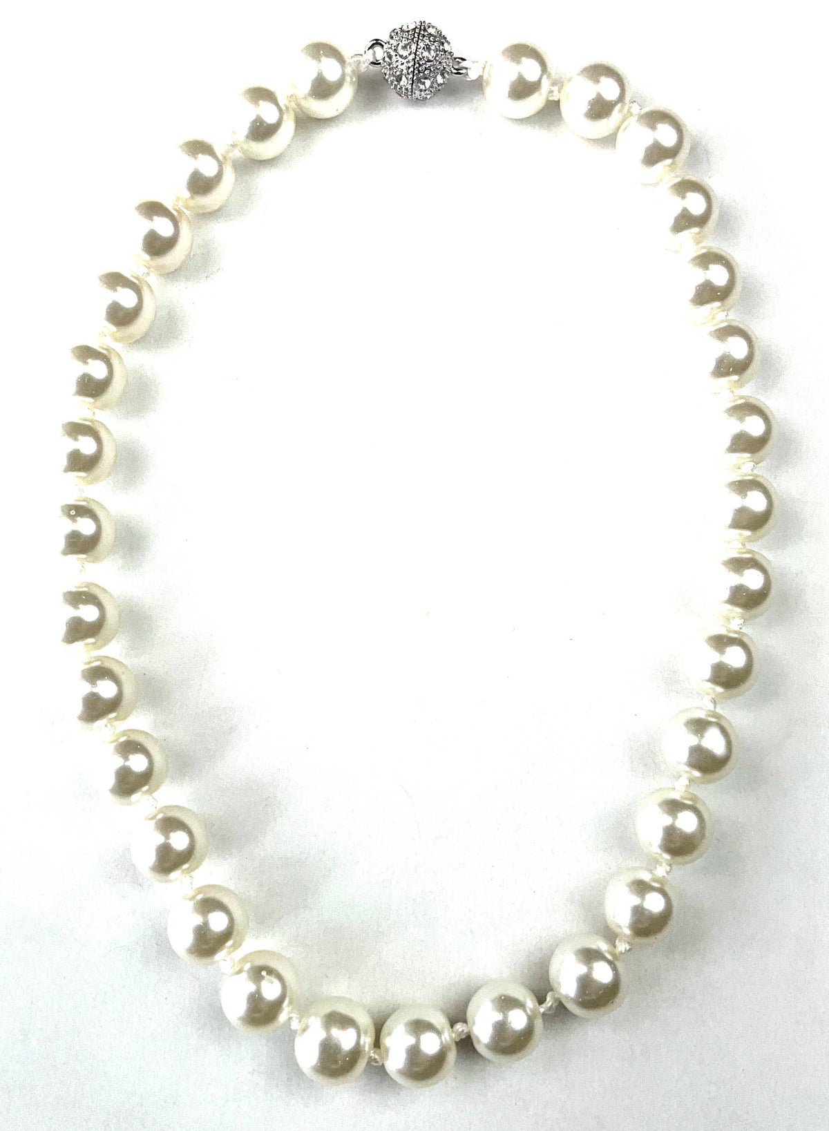 Simple Pearls W/Magnetic Clasp