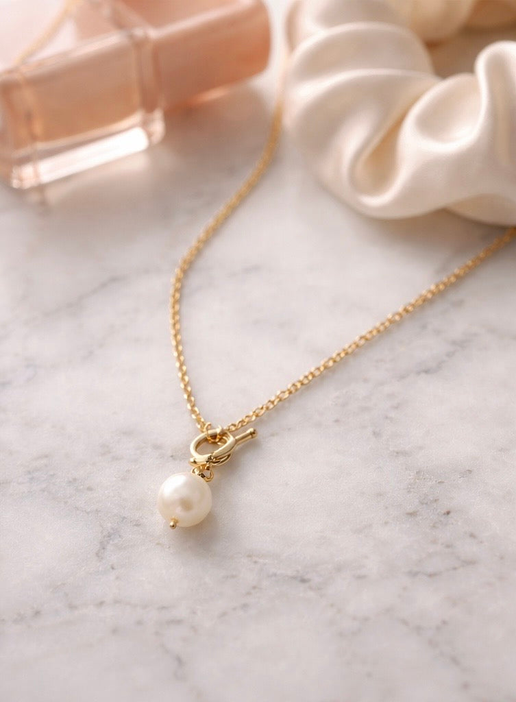 Pearl Necklace with Toggle Chain-Gold