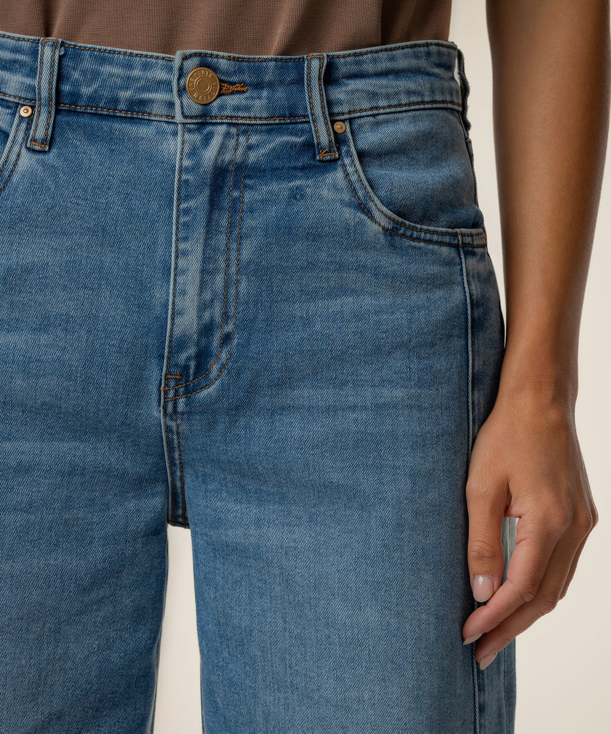 Kut Ashton Barrel Jean w/Side Panel