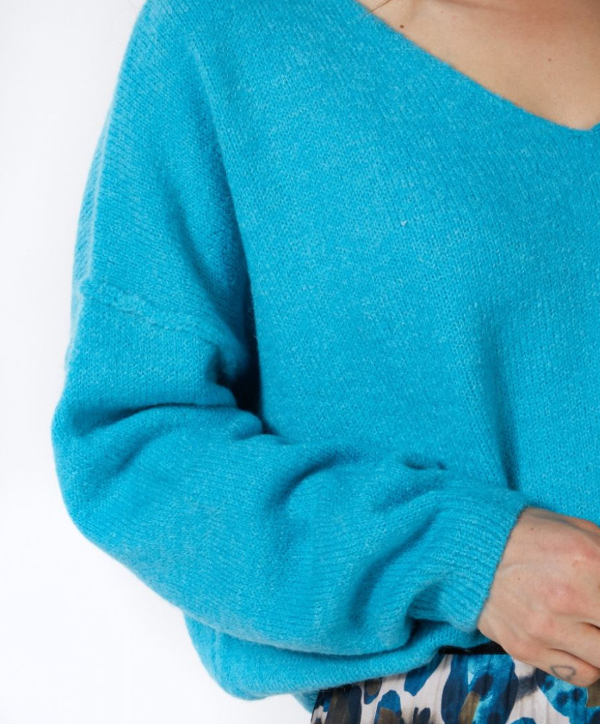 ESQ V-neck Sweater-Turq