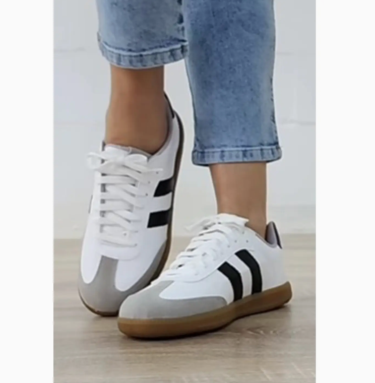 Lace up Sneaker-White/Black stripe