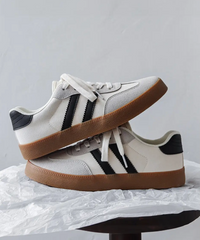 Lace up Sneaker-White/Black stripe