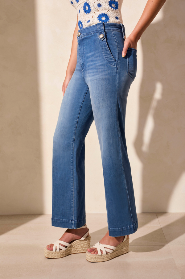Brooke Hugging Marine Jeans