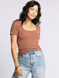 Katara Scoop Neck Tee-Rust