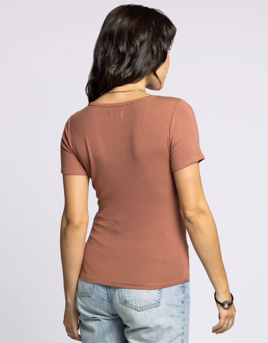 Katara Scoop Neck Tee-Rust