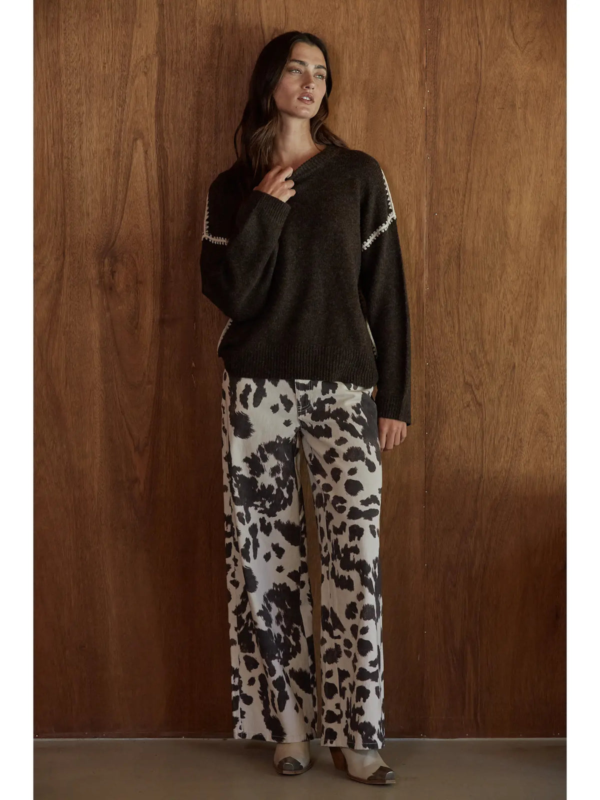 Stitch Detailed Crew Neck Sweater-Chocolate