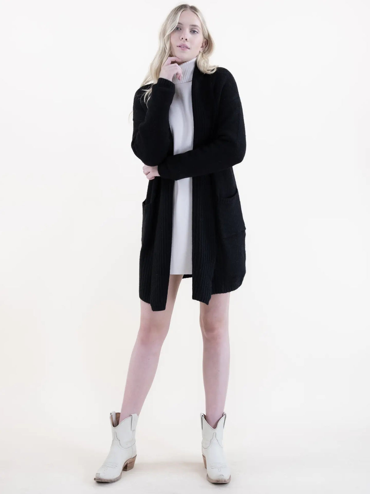Ribbed Cardigan w/ Front Pockets-Black